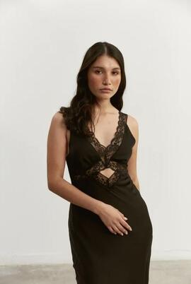 VESTIDO NEGRO LARGO BRILLANTE – Teté by Odette