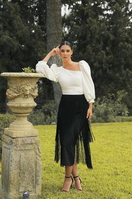 Falda Cayma Closet Flecos Negra para Mujer