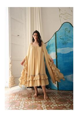 Vestido Ruffle Manga Camel