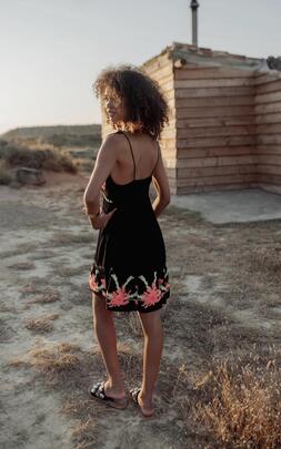 Vestido Piti Cuiti Aloha Corto Negro