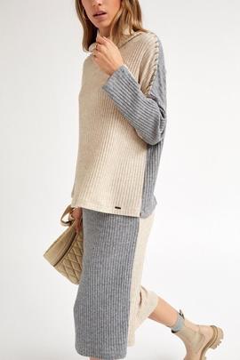 Jersey Oky Cuello Alto Punto Canalé Beige y Gris para Mujer