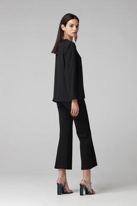 Pantalón Oky Acampanado Cropped-Punto Negro para Mujer